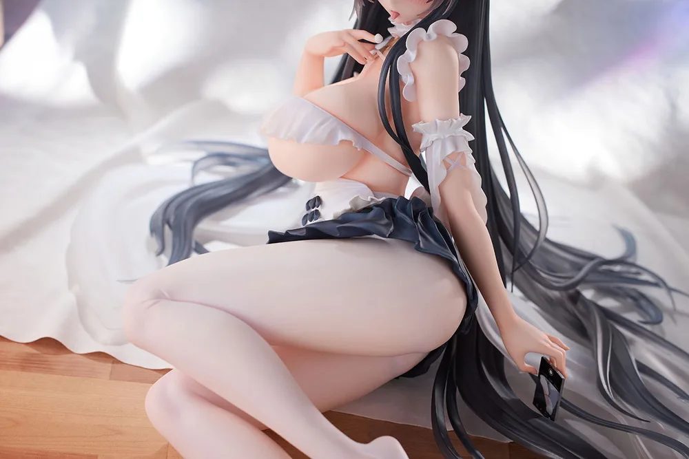 Azur Lane 1/4 Scale Pre-Painted Figure: Indomitable Ms. Motivationless Maid Ver.