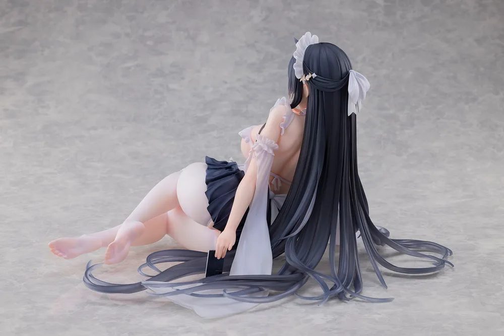 Azur Lane 1/4 Scale Pre-Painted Figure: Indomitable Ms. Motivationless Maid Ver.