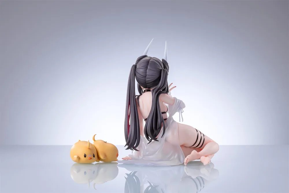 Azur Lane 1/6 Scale Pre-Painted Figure: Hatsuzuki August's First Romance Ver.