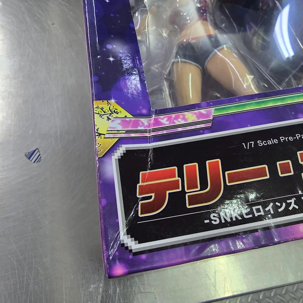 SNK Heroines Tag Team Frenzy 1/7 Scale Pre-Painted Figure: Terry Bogard (Damaged Box)