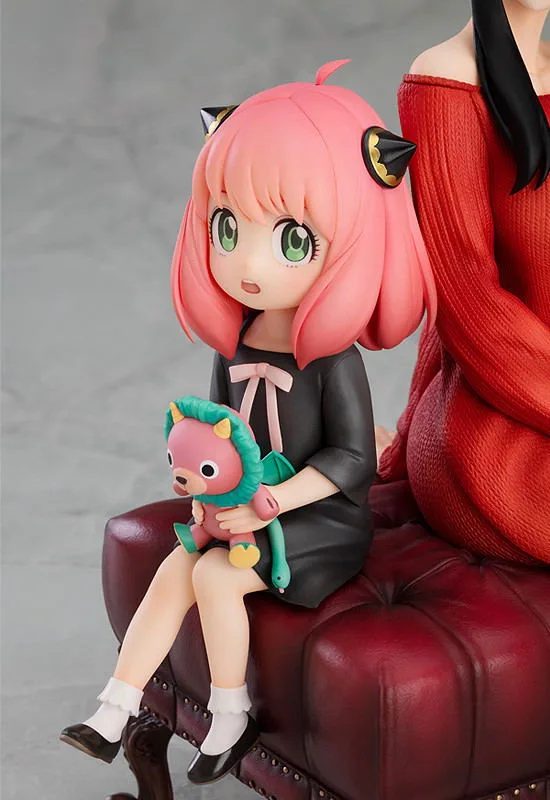 Spy x Family 1/7 Scale Pre-Painted Figure: Anya & Yor