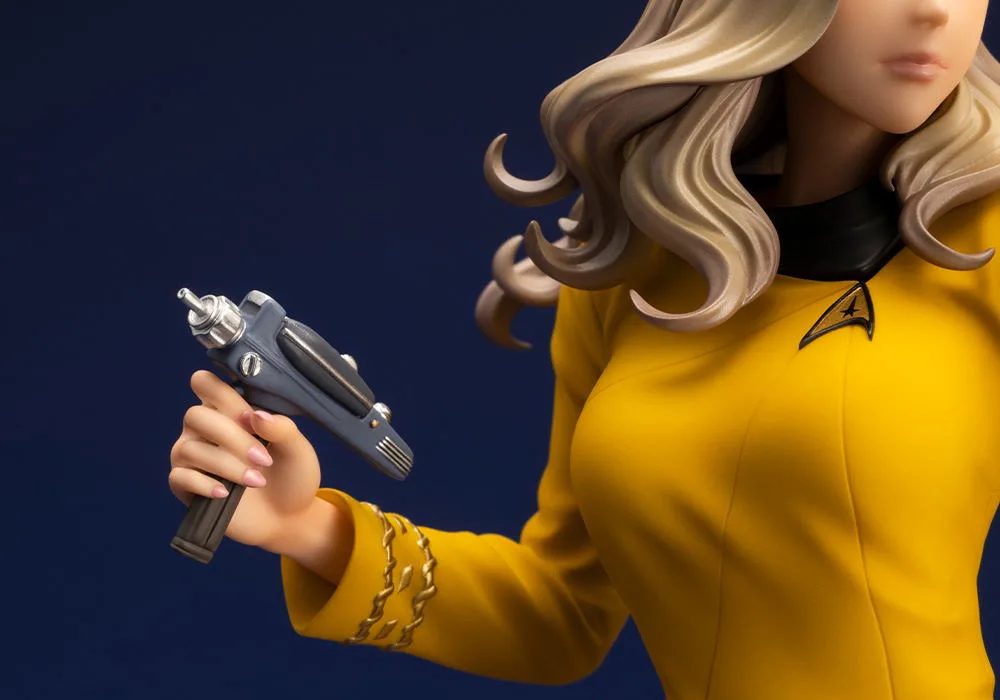 Star Trek 1/7 Scale Pre-Painted Figure: Star Trek Bishoujo Command Officer