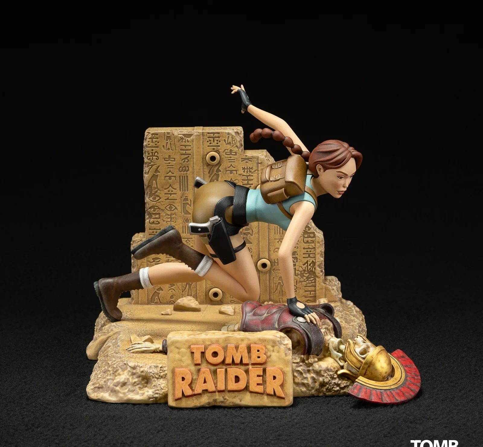 Tomb Raider: Lara Croft (Classic Era) PVC Statue