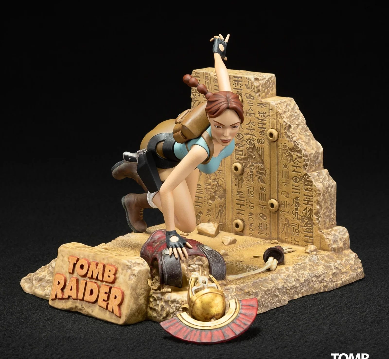 Tomb Raider: Lara Croft (Classic Era) PVC Statue