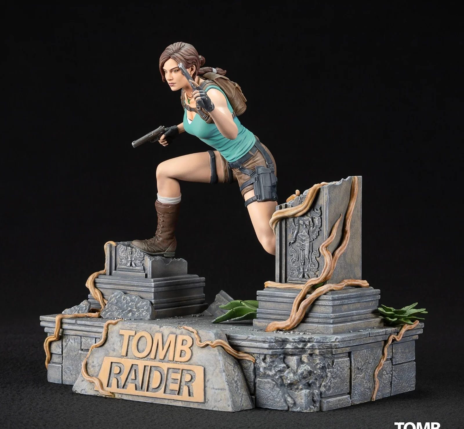 Tomb Raider: Lara Croft PVC Statue