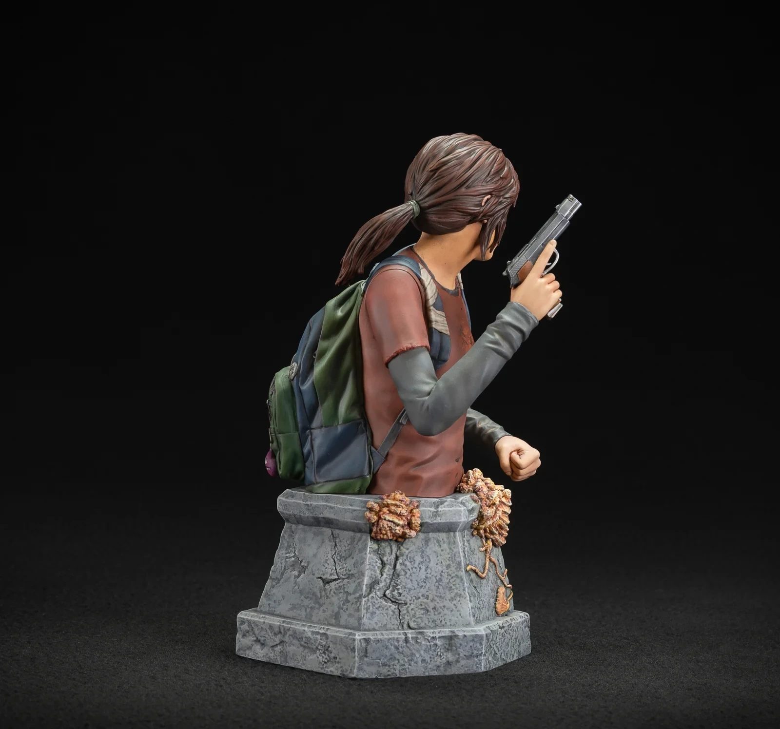 The Last of Us: Ellie with Handgun Bust