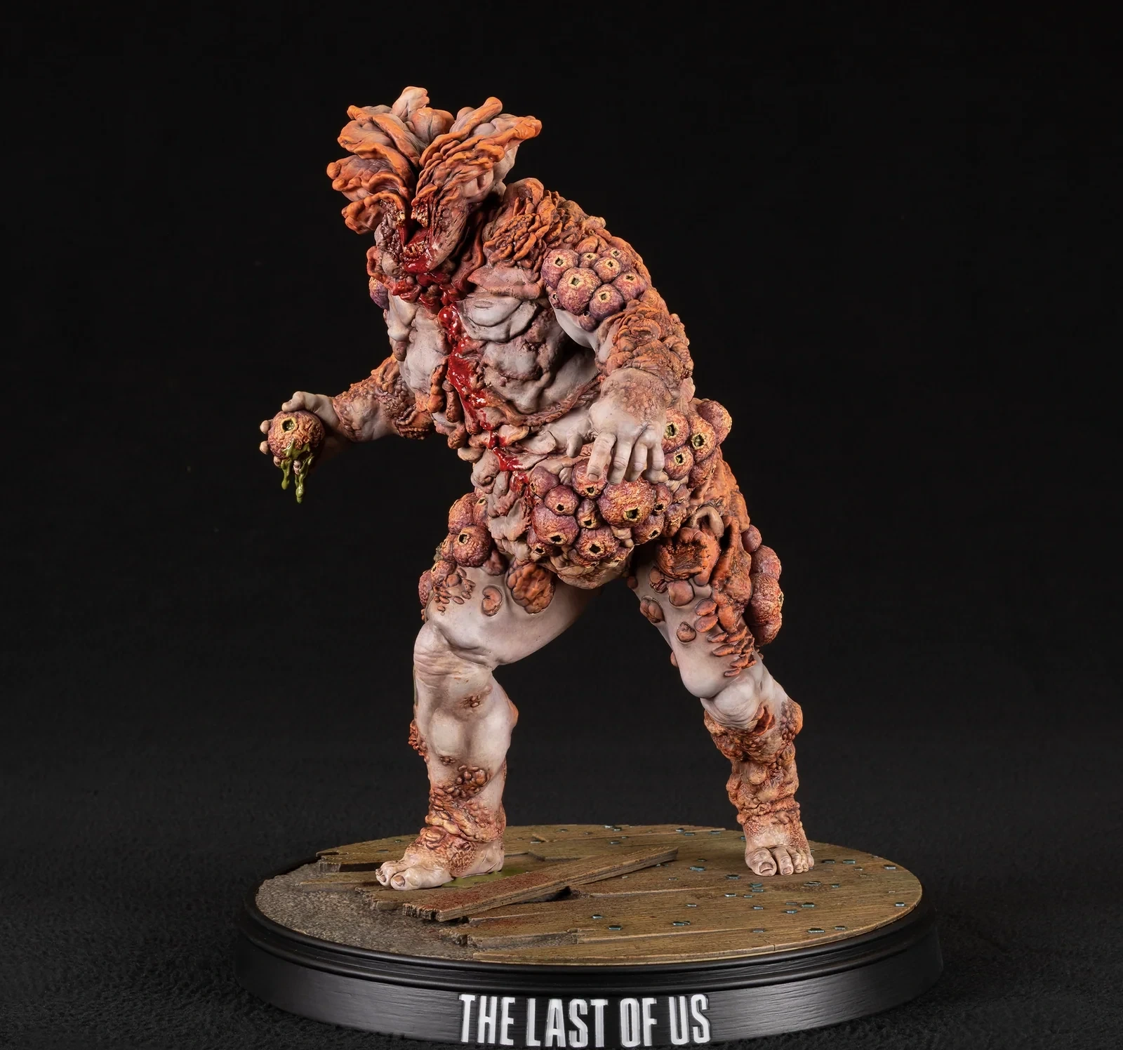 The Last of Us: Bloater Statue