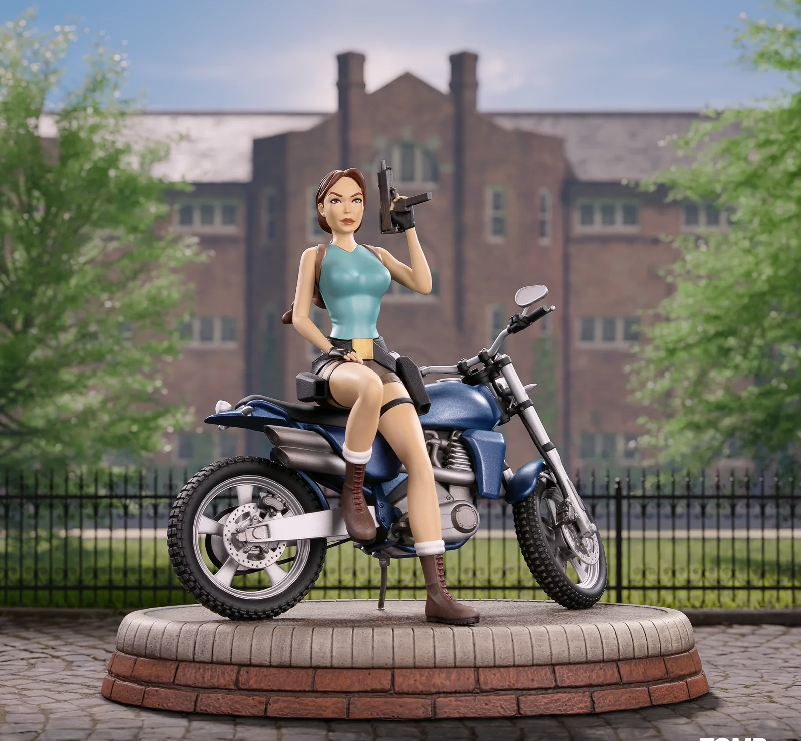 Tomb Raider: Lara Croft - Classic Motorbike Premium Statue